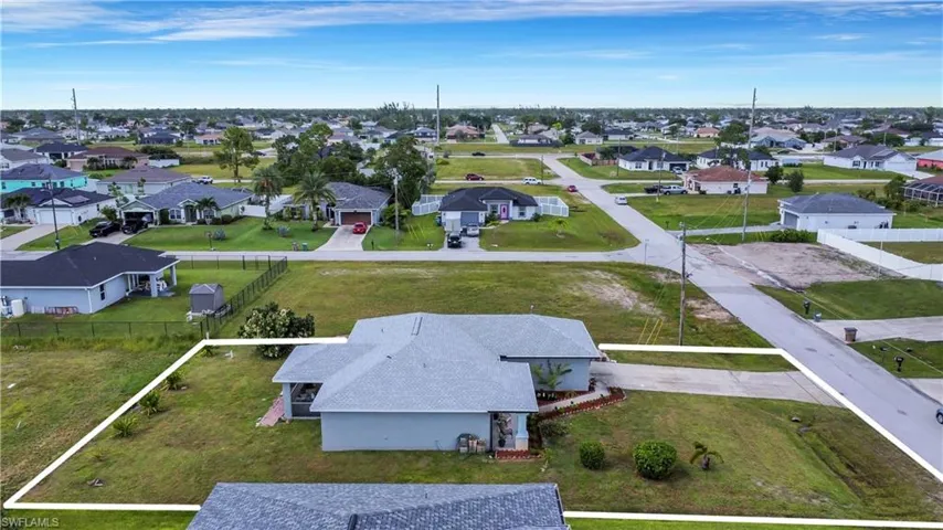 Birds eye view of property