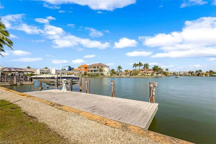 287  Trade Winds  AVE, Naples, FL 34108