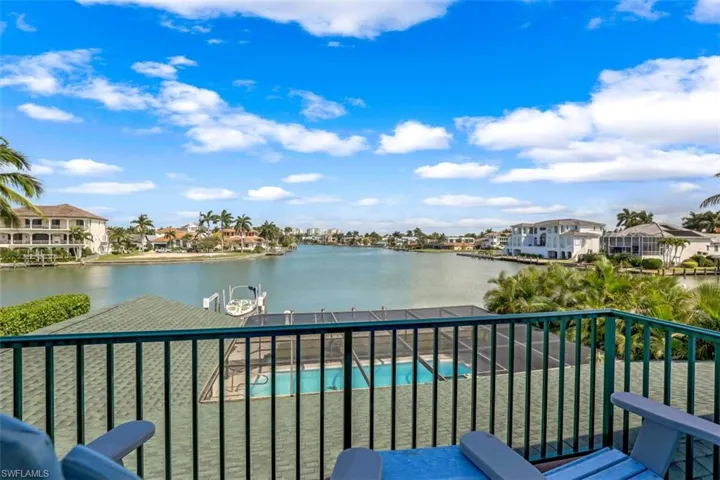 287  Trade Winds  AVE, Naples, FL 34108