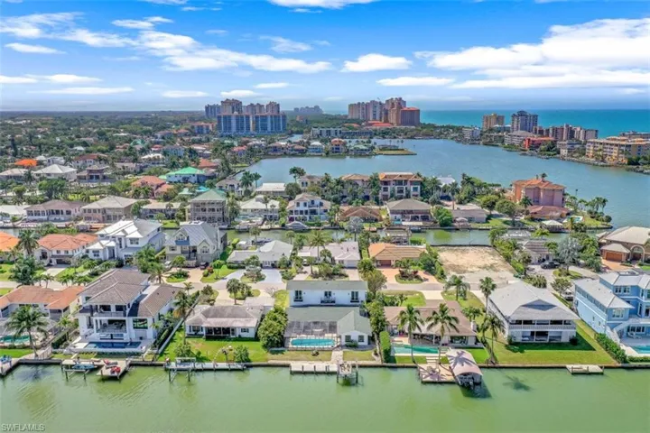 287  Trade Winds  AVE, Naples, FL 34108