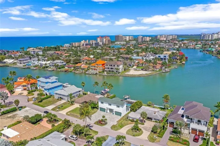 287  Trade Winds  AVE, Naples, FL 34108