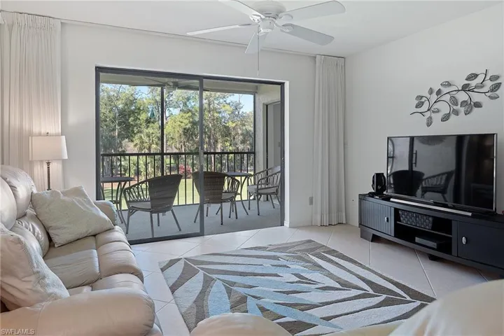 221 Fox Glen DR # 2209, NAPLES FL 34104