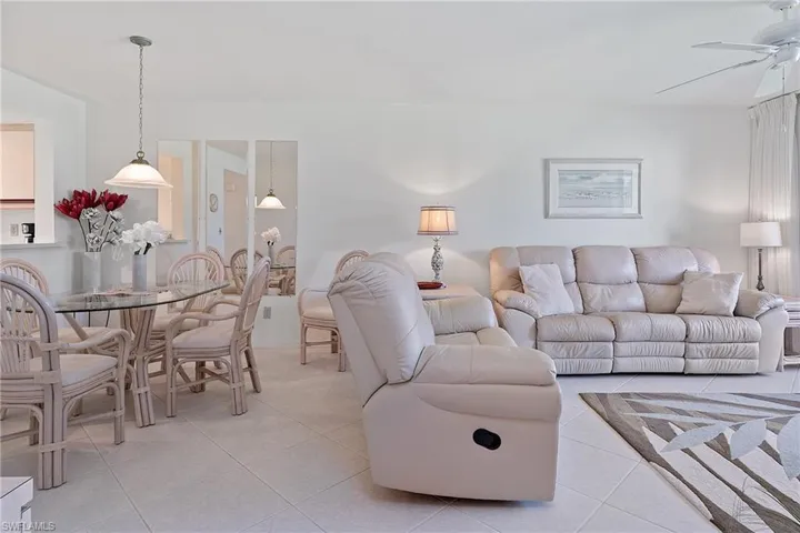 221 Fox Glen DR # 2209, NAPLES FL 34104