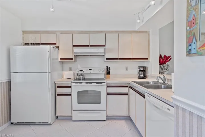 221 Fox Glen DR # 2209, NAPLES FL 34104