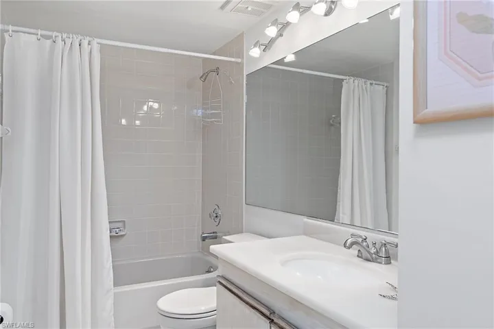221 Fox Glen DR # 2209, NAPLES FL 34104