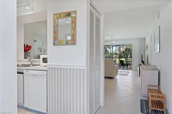 221 Fox Glen DR # 2209, NAPLES FL 34104