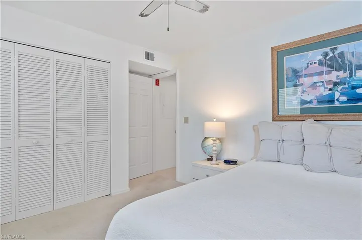 221 Fox Glen DR # 2209, NAPLES FL 34104