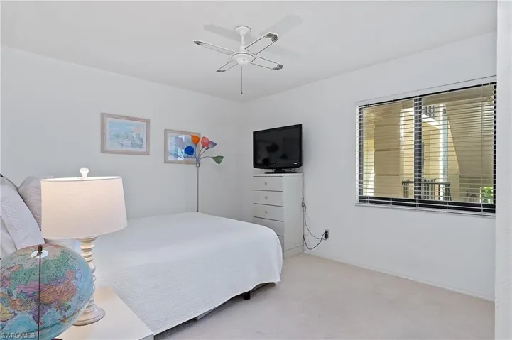 221 Fox Glen DR # 2209, NAPLES FL 34104