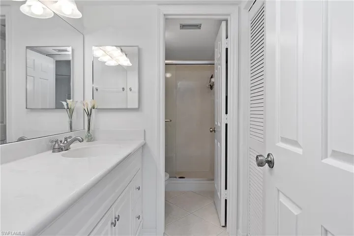 221 Fox Glen DR # 2209, NAPLES FL 34104