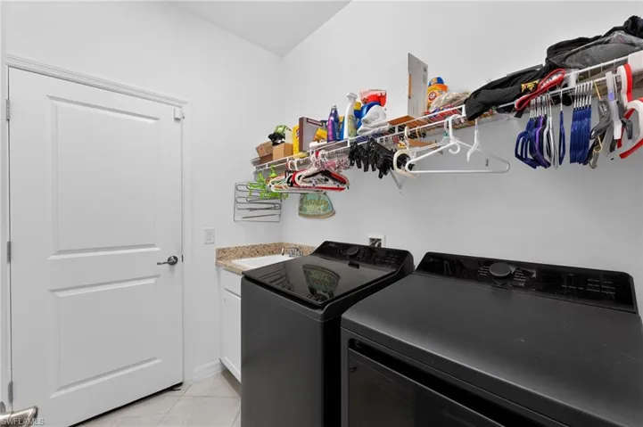 3335 Menores Way, Fort Myers, Florida 33905