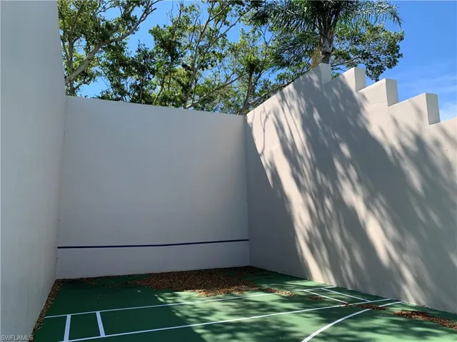 2 Racquetball courts