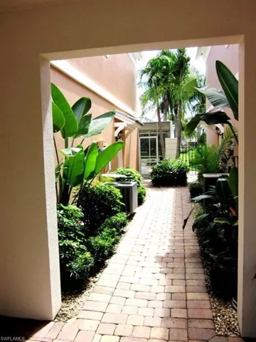 SIDE FRONT DOOR ENTRANCE & LANAI SCREEN DOOR