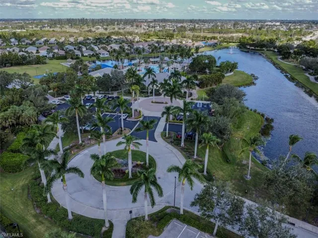 Bird's eye view featuring a CLUBHOUSE