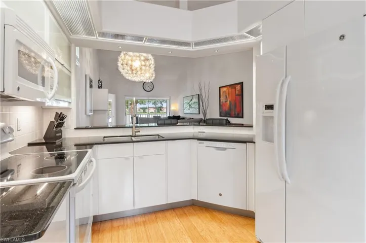 28072 Cavendish Ct 2211, Bonita Springs, Florida 34135