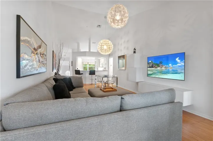 28072 Cavendish Ct 2211, Bonita Springs, Florida 34135