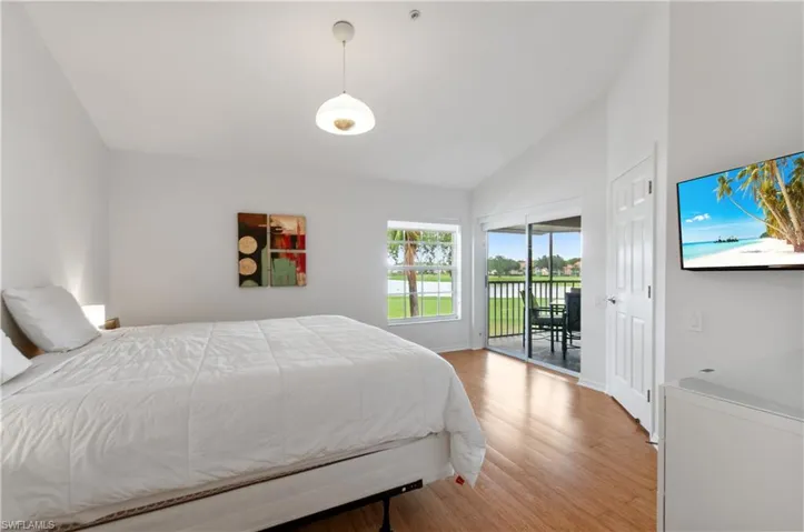 28072 Cavendish Ct 2211, Bonita Springs, Florida 34135
