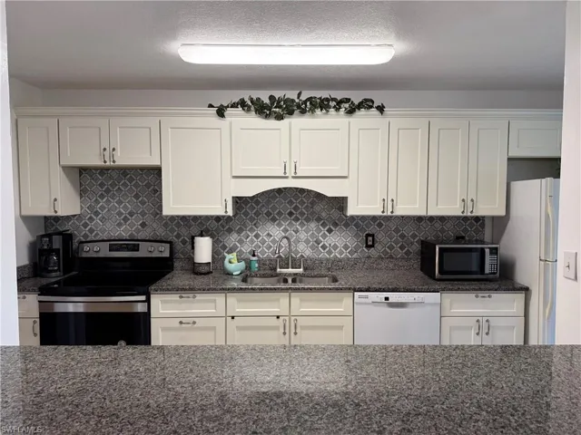 1719  Chapel Hill  ST, Lake Placid, FL 33852
