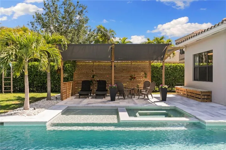 4045  Nova  LN, Naples, FL 34119