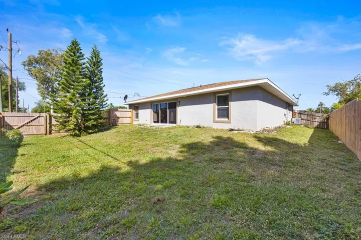 13001  Fourth  ST, Fort Myers, FL 33905