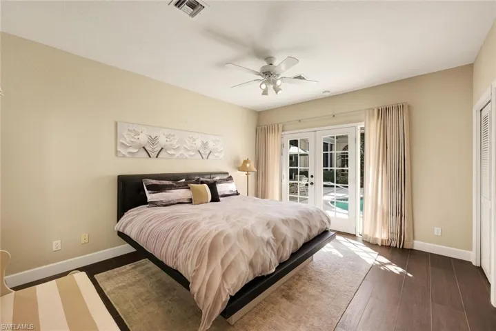 Courtyard-style home allows for ULTIMATE guest privacy!