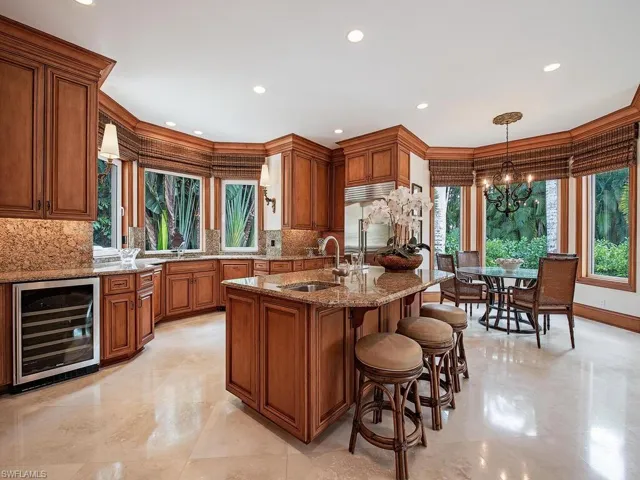 Family dining alcove