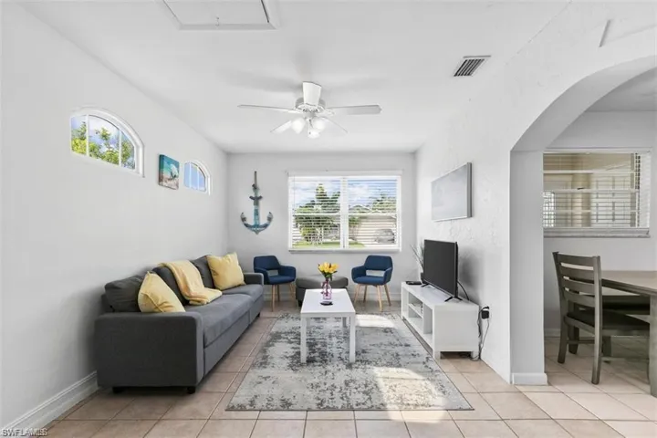 717 95th Ave N, Naples, Florida 34108