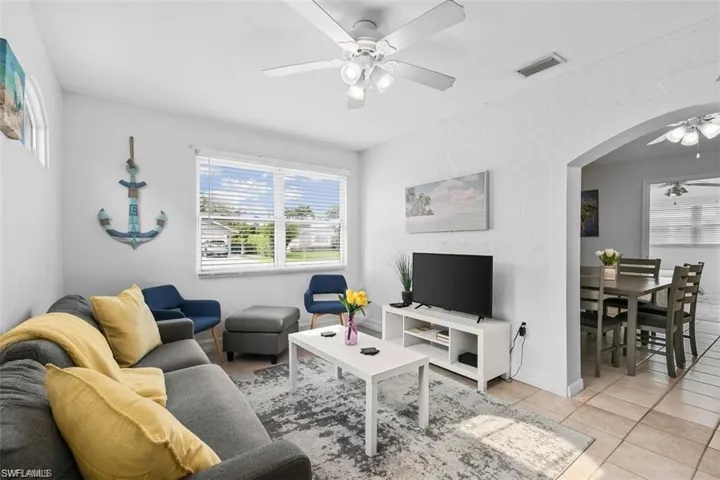 717 95th Ave N, Naples, Florida 34108