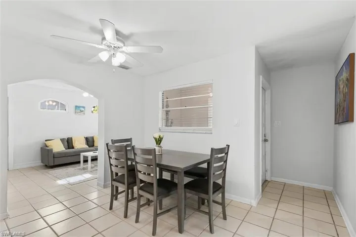 717 95th Ave N, Naples, Florida 34108