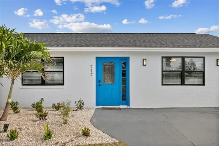 717 95th Ave N, Naples, Florida 34108