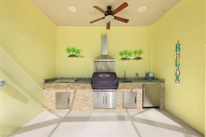 Outdoor Kitchen