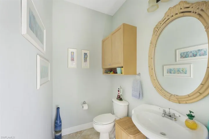 1/2 Bath