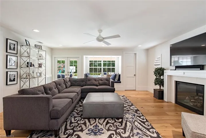 198 Carica Rd, Naples, Florida 34108