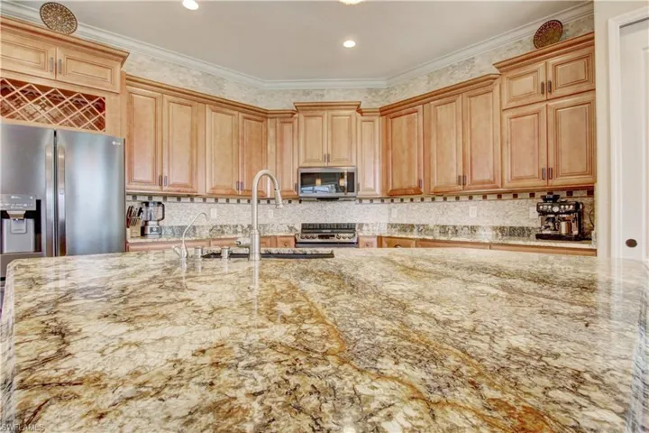 2545  Sawgrass Lake  CT, Cape Coral, FL 33909