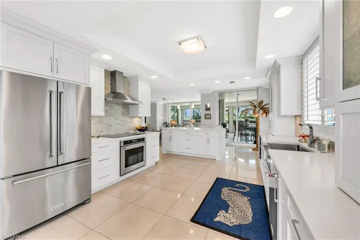 455 Cove Tower Dr 304, Naples, Florida 34110