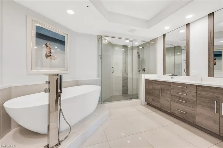 455 Cove Tower Dr 304, Naples, Florida 34110