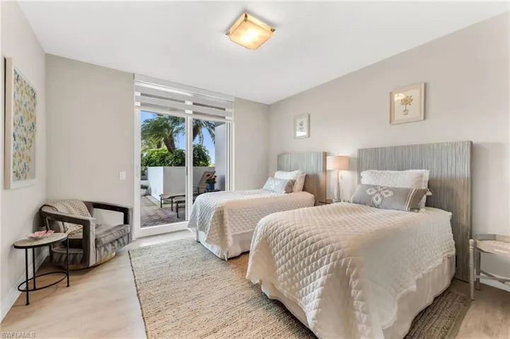 455 Cove Tower Dr 304, Naples, Florida 34110