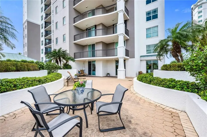 455 Cove Tower Dr 304, Naples, Florida 34110