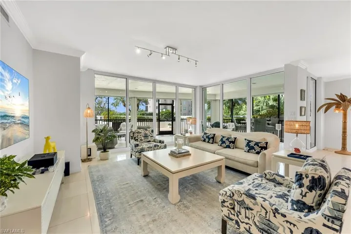 455 Cove Tower Dr 304, Naples, Florida 34110