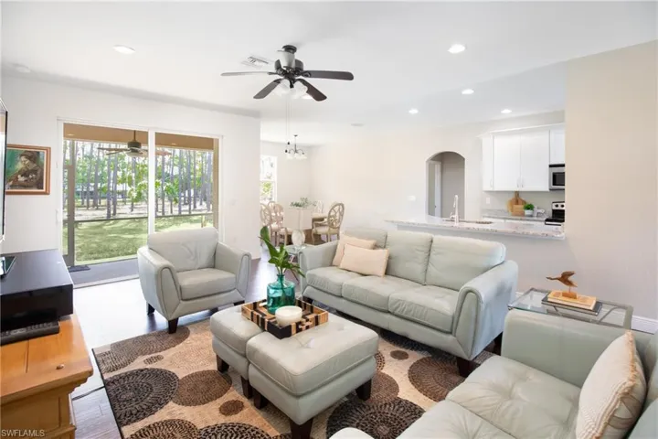 Split bedroom floor plan