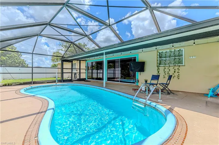 1618 Country Club Pkwy, Lehigh Acres, Florida 33936