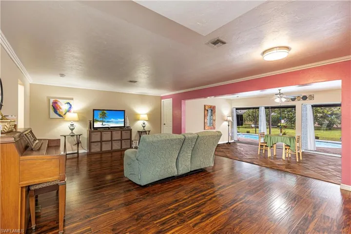 1618 Country Club Pkwy, Lehigh Acres, Florida 33936