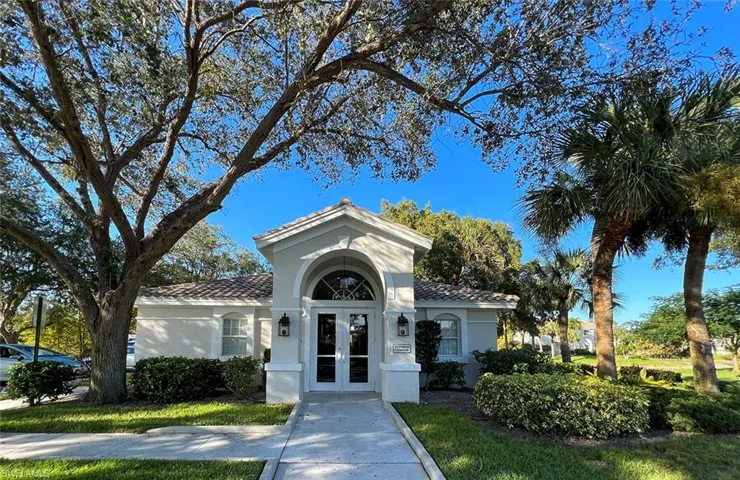 6816  Satinleaf S RD, Naples, FL 34109