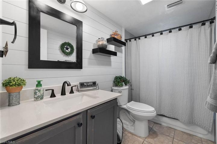 1517  Magnolia  AVE, Lehigh Acres, FL 33972