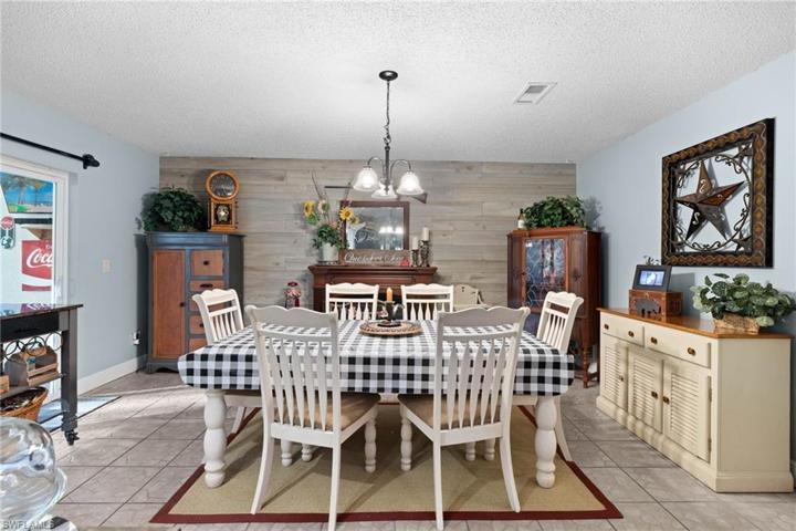 1517  Magnolia  AVE, Lehigh Acres, FL 33972