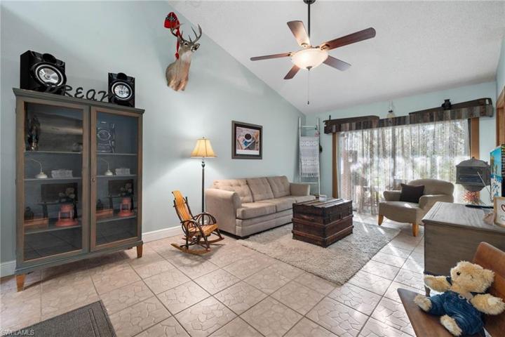 1517  Magnolia  AVE, Lehigh Acres, FL 33972