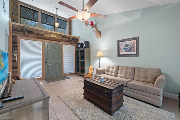 1517  Magnolia  AVE, Lehigh Acres, FL 33972