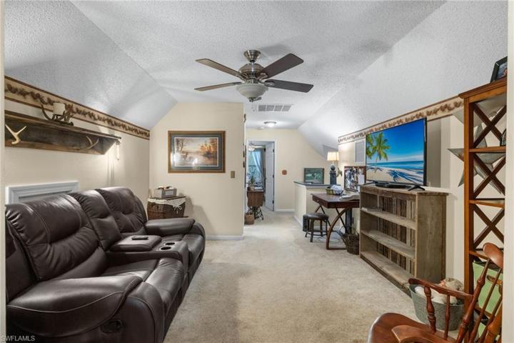 1517  Magnolia  AVE, Lehigh Acres, FL 33972