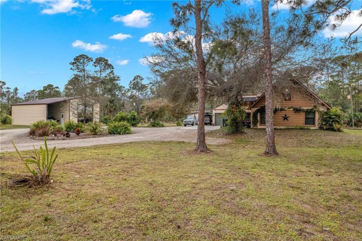 1517  Magnolia  AVE, Lehigh Acres, FL 33972