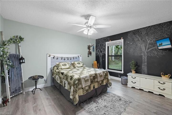 1517  Magnolia  AVE, Lehigh Acres, FL 33972