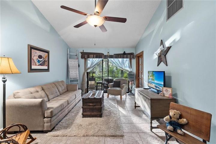 1517  Magnolia  AVE, Lehigh Acres, FL 33972